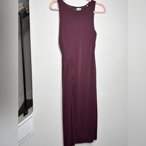 Elegant Halston  Sleeveless Maroon  Dress - Picture 2 of 8